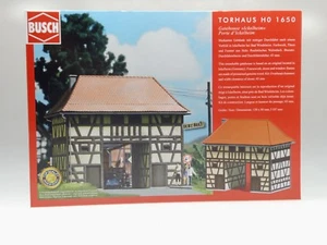 Busch H0 1650 Torhaus Ickelheim NUEVO y embalaje original - Imagen 1 de 2