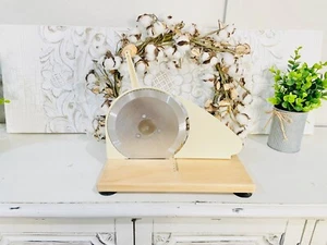 Brotschneidemaschine für selbstgebackenes Brot Leicht zu reinigen Einstellbare Dicke für gleichmäßige Scheiben - Bild 1 von 1