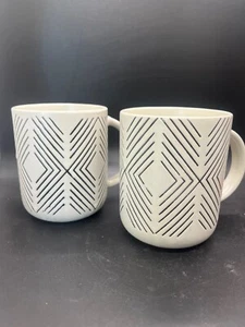 Royal Norfolk Coffee Mugs Embossed Stoneware Designed Lines 16oz. Lot Of 2 - Picture 1 of 10