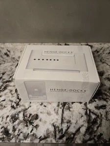 Henge - Vertical Docking Station for 13 Inch MacBook Pro Retina - Picture 1 of 6