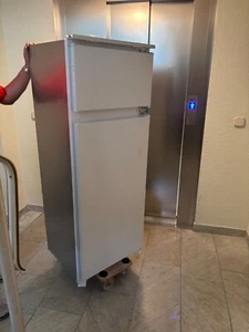 Neuwertiger Einbaukühlschrank mit Gefrier-Kühlkombination - Bild 1 von 5