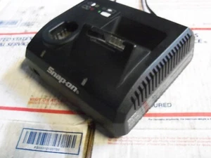 Snap-On CTC131, 14.4V - 18 V Dual Bay Charger Lithium Ion Battery Charger. - Picture 1 of 5