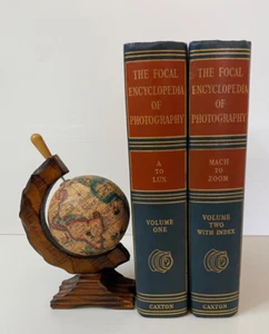 The Focal Encyclopedia Of Photography Volume 1 & 2 Complete Set / Caxton - 1969 - Picture 1 of 9
