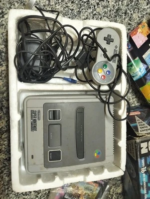 Nintendo Super Nintendo 16-Bit Console - Grigia - Immagine 1 di 4