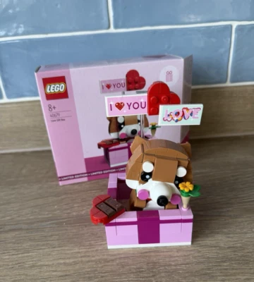 Lego Love Gift Box Pink Heart Dog Box Set 40679 with Instructions - Image 1 of 4