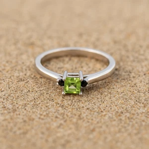 925 Silver Black Spinel & Peridot Ring | Handmade Gemstone Gift for Her - Picture 1 of 6