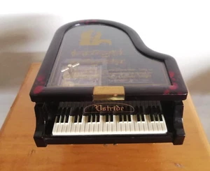Vintage Ustride grand piano shaped musical jewellery box , plays "Fur Elise" - Picture 1 of 6