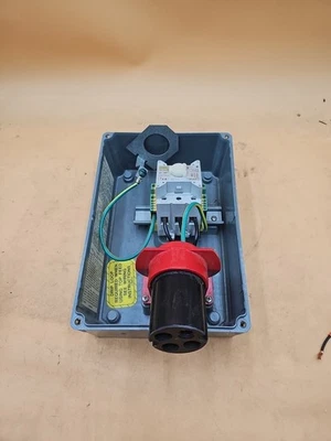 Interruptor de desconexão Hubbell HBL430MI7W pino e manga 30 amp HBL30MIRS sem tampa - Imagem 1 de 4