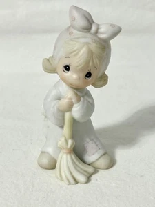 Precious Moments 1989 Isn’t He Precious Girl Sweeping Figurine #522988 Enesco - Picture 1 of 5