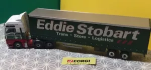 Corgi MAN Lkw mit Kofferauflieger in Maßstab 1:50, - Bild 1 von 4