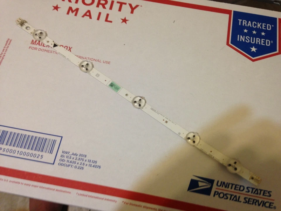  Tira de retroiluminación LED Magnavox Emerson B UDULED0SM040   Foto 1 de 1