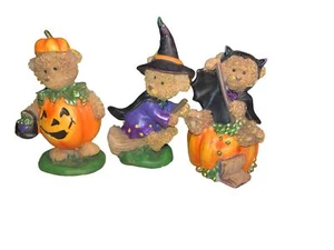 Halloween Bear Figurines Dressed as Witch Bat Pumpkin - Picture 1 of 10