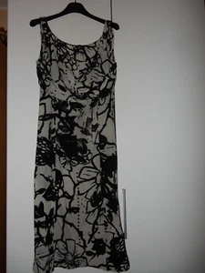 GUCCI Kleid - Ital: 46 - D 40 - schwarz/weiß - Blumenmuster - Bild 1 von 8