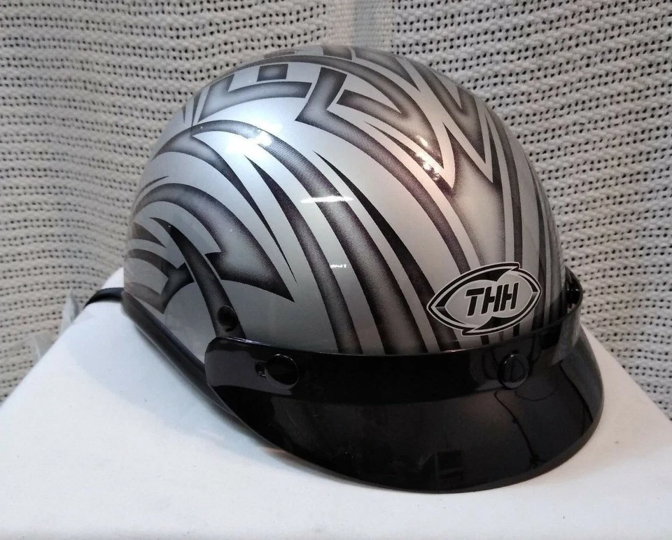 NUEVO THH Gorro Casco T-69 / Aprobado por DOT / Plateado con Negro Tribal / Talla: S Foto 1 de 4
