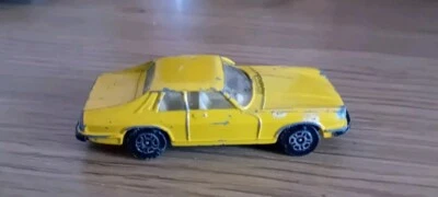 Corgi Jaguar xj - s Gialla  - Immagine 1 di 4