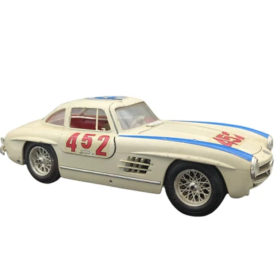 Bburago Blanco 1954 Mercedes 300 SL Modelo Coche Calcomanía Decorada Tamaño 1/18 Foto 1 de 4