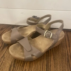 Dansko Women's Laurie Open Toe Sandals - Taupe Size 40 Ankle Strap 9.5 / 10 - Picture 1 of 5
