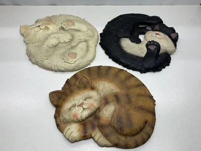 ТРИ винтажных настенных рельефных таблички/ступени Happy Cat 10 x 9 дюймов - Изображение 1 из 4