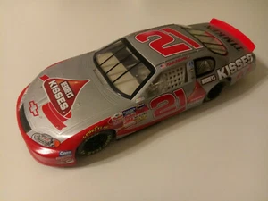 ACTION 2004 KEVIN HARVICK #21 CHEVY HERSHEY'S KISSES TIMKEN NASCAR 1:18 - Picture 1 of 6