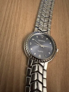 Geneva watch Blue Dial New Battery - Picture 1 of 9