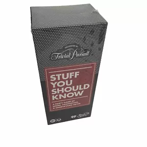 Tarjetas de juego Trivial Pursuit Hasbro Stuff You Should Know edición sin abrir - Imagen 1 de 3
