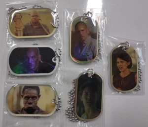 LOTE DE 6 ETIQUETAS DE PERRO WALKING DEAD T-DOG Shane Pet Walker Maggie lámina TWD colección amc - Imagen 1 de 2