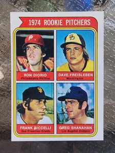 1974 Topps Rookie Pitchers Dave Freisleben Washington error RC #599 casi nuevo 👀 - Imagen 1 de 2