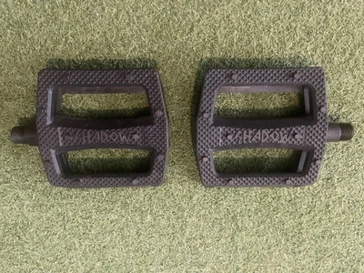 Pedales de plástico The Shadow Conspiracy Ravager 9/16" eje de aleación pasadores moldeados negros Foto 1 de 3