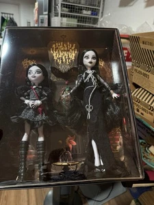 NIB SEALED IN SHIPPER Mattel Monster High Skullector Addams Family Doll Two-Pack - Picture 1 of 4