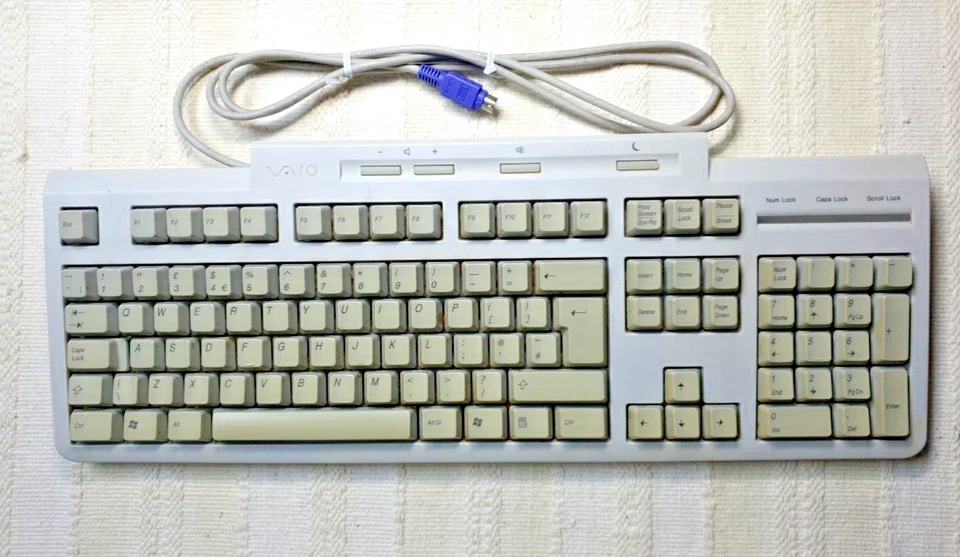 SONY VAIO Qwerty Keyboard PS2 Connection Model No: PCVA-KB4P/E - Image 1 of 4