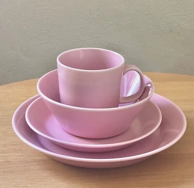 NUEVO 4 Piezas Set IITTALA Teema Limited Rosa Set de Inicio Tazón Platos Taza Foto 1 de 4
