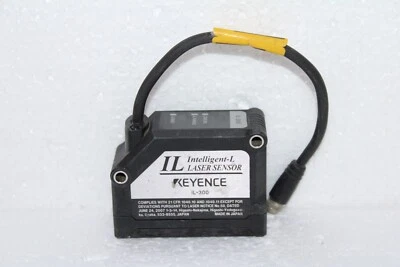 KEYENCE IL-300 CMOS Multi-Function Analog Laser Sensor - Image 1 of 4