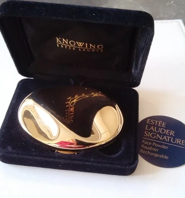 Vintage ESTÉE LAUDER Signature KNOWING Translucent Powder Compact Boxed 80's - Image 1 of 4