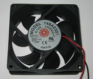 Aavid 80 mm Cooling Fan - 12 V DC - 32 CFM - 27 dB - 12V DC Fan - 12" Long Leads - Afbeelding 1 van 5