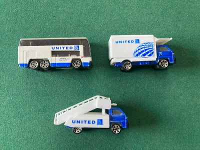 Lote de 3 vehículos de servicio RealToy United Airlines Foto 1 de 4
