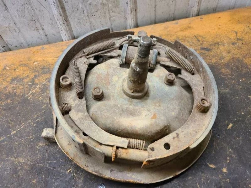 1964 BUICK ELECTRA RIGHT FRONT SPINDLE/KNUCKLE 819772 - Imagem 1 de 4