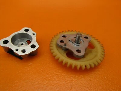 1987 - 2004 Yamaha Warrior 350 Oem Oil Pump - Image 1 of 4