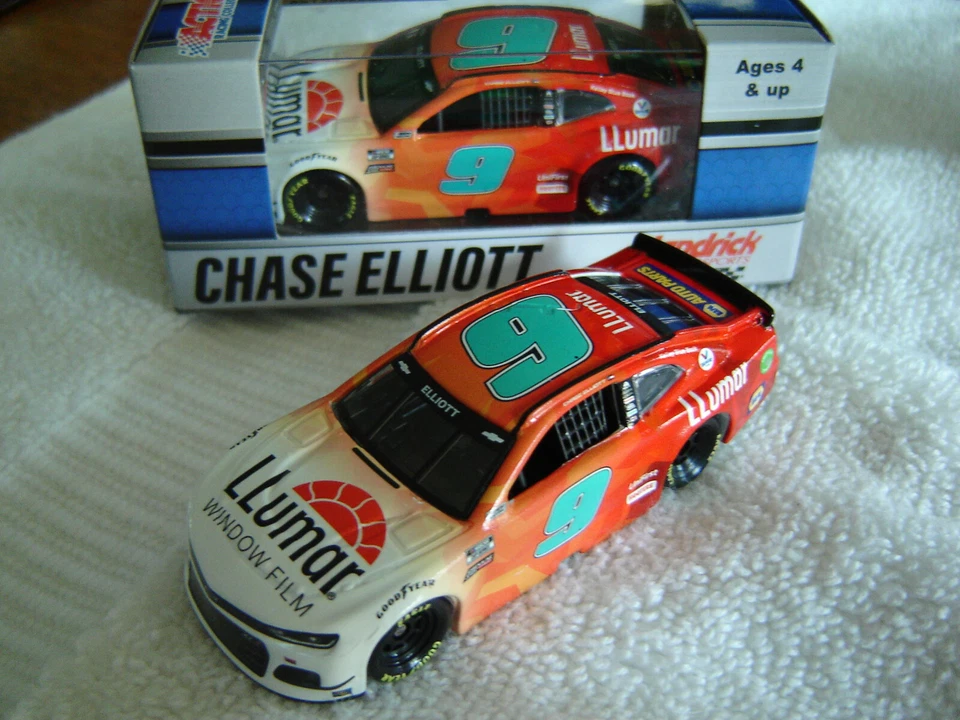 CHASE ELLIOTT 2021 Lionel #9 Llumar Camaro ZL1 1/64 Action NEW IN STOCK - Image 1 of 1