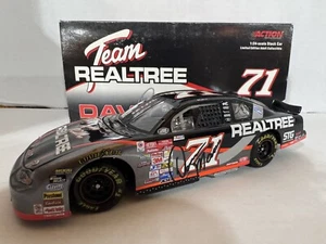 2000 Autographed Action Racing NASCAR #71 Dave Marcis Realtree Monte Carlo 1:24 - Picture 1 of 17