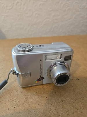 Kodak EasyShare C330 4.0MP Digital Camera Silver Vgc - Image 1 of 4
