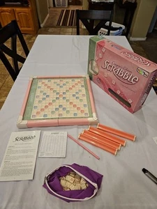 Designer's Edition Scrabble Crossword Game Pink Rotating Toys R Us 2008 Hasbro - Picture 1 of 22