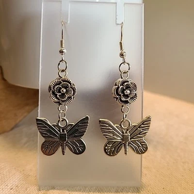 Pendientes Colgantes Mariposa Tono Plata Artesanales NUEVO Lóbulo Área Naturaleza Informales Foto 1 de 4