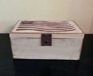 Primitive amerikanische Flagge Handarbeit Holz Box Leder Riemen Verschluss - Bild 1 von 6