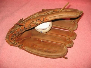 VINTAGE "MIKE SCHMIDT" PHILLIES RAWLINGS MODEL PG22 GLOVE-GREAT PHILLY & PATINA - Picture 1 of 10