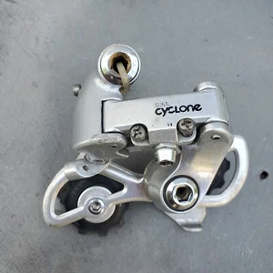 Vintage Suntour Cyclone Rear Derailleur Short Cage Bolt On 80s Race Eroica Bike - Picture 1 of 17
