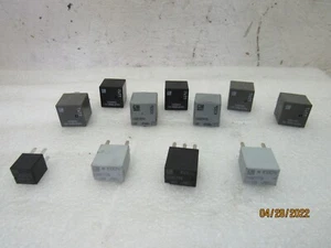 13306941 13306942 13361776 2014 Buick Verano Multi-Purpose Fuse Relays #E-48K - Picture 1 of 3