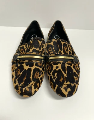 Mocasines para mujer Calvin Klein Orianna estampado de leopardo piel de becerro 6,5 Foto 1 de 4