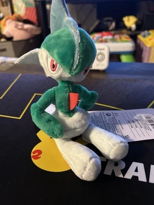 Pelúcia nova com etiquetas Gallade Pokemon Center Original Sitting Cuties Pokemon Fit 7 polegadas - Imagem 1 de 4