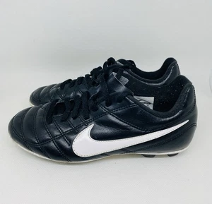 Nike Cleats- Size 2Y - Picture 1 of 11