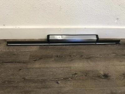  MERCEDES BENZ W220 S430 S500 S55 PORTA DIANTEIRA DIREITA AMG SOLEIRA ACABAMENTO ARRANHÃO CROMADO FABRICANTE DE EQUIPAMENTO ORIGINAL - Imagem 1 de 4